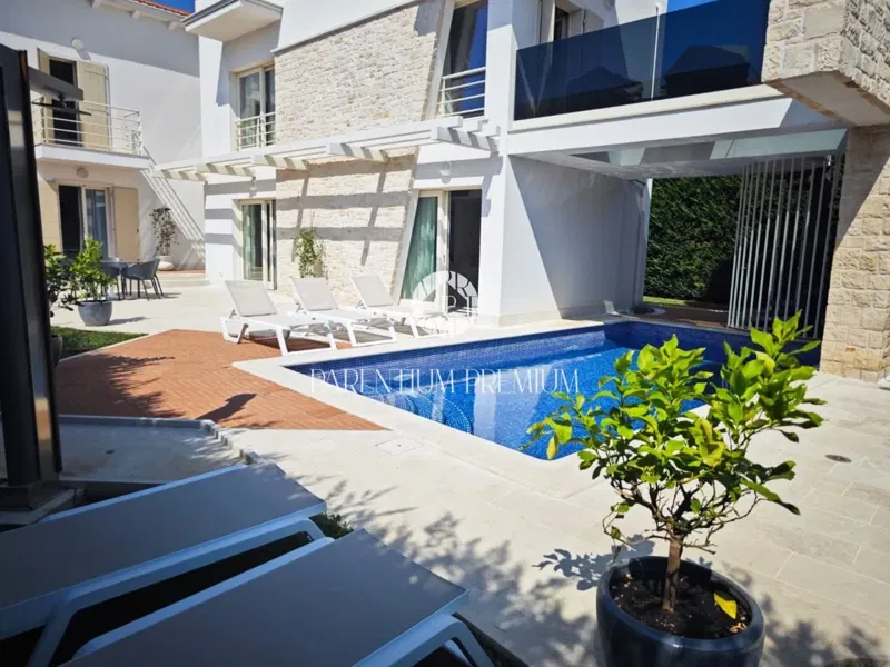 Designer Villa with Pool and Panoramic Sea View – 3