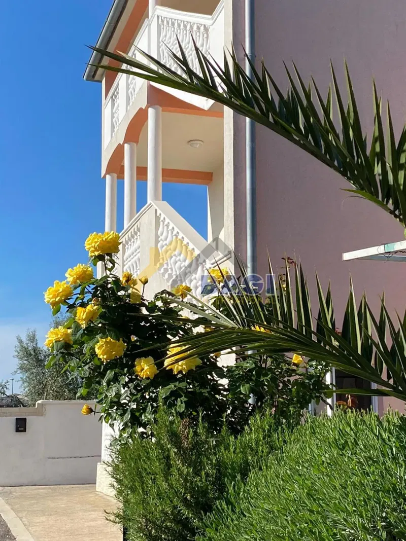 IN VENDITA ŠTINJAN CASA CON 4 APPARTAMENTI – 2