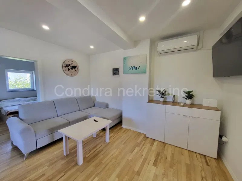 Vrsi - family house with two apartments – 2