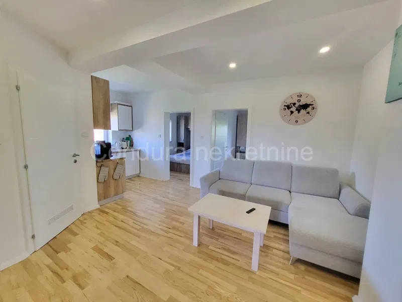 Vrsi - family house with two apartments – 3