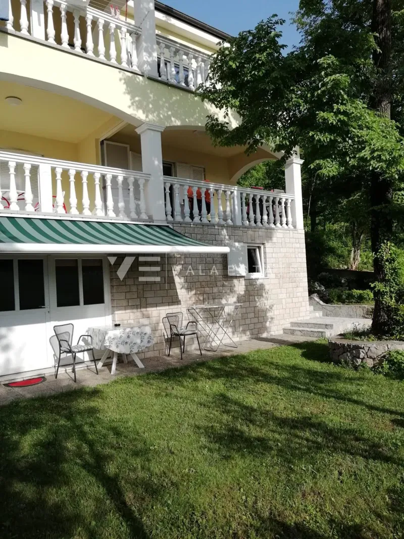 CASA UNIFAMILIARE CON QUATTRO APPARTAMENTI E VISTA MARE – 2