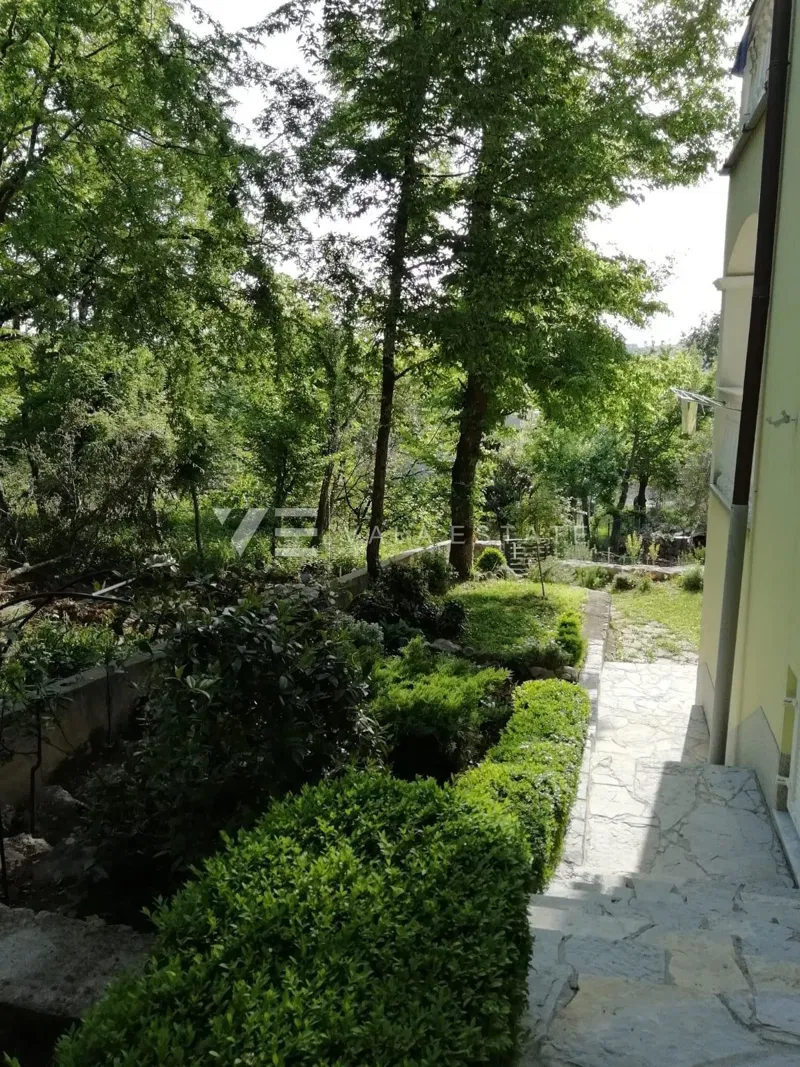 CASA UNIFAMILIARE CON QUATTRO APPARTAMENTI E VISTA MARE – 3