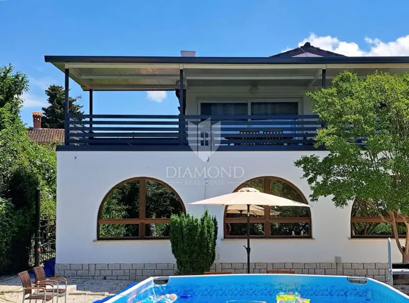 Poreč, surroundings, spacious house in a sought-after location – 3