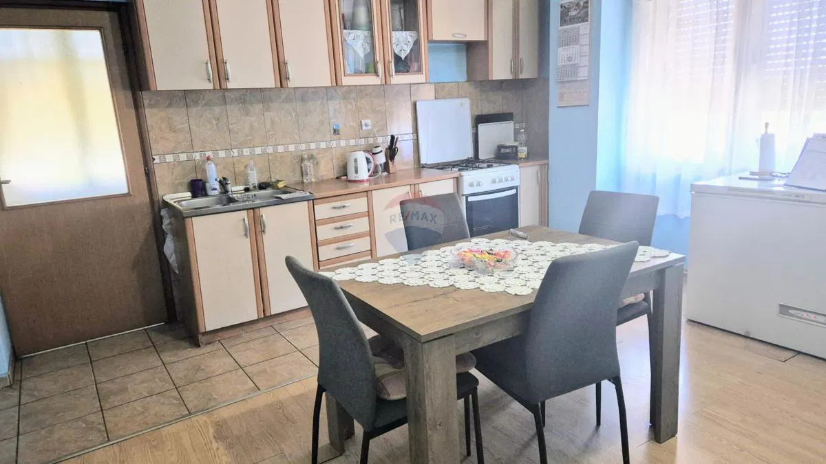 Sisak, Caprag, Stan