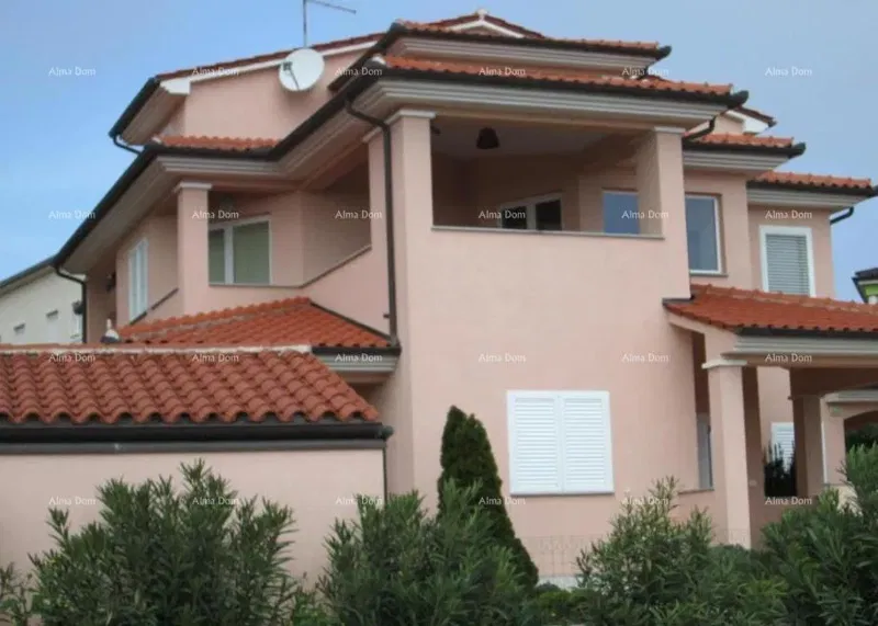 House with 5 apartments for sale with sea view, Premantura – 2