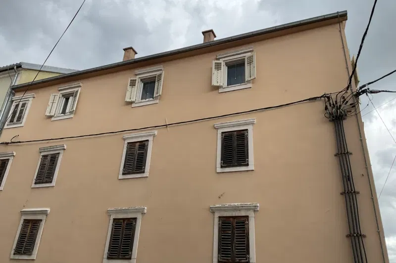 Spazio commerciale in posizione privilegiata – 3