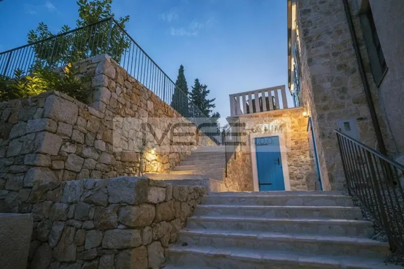 Stone villa with timeless charm – 2