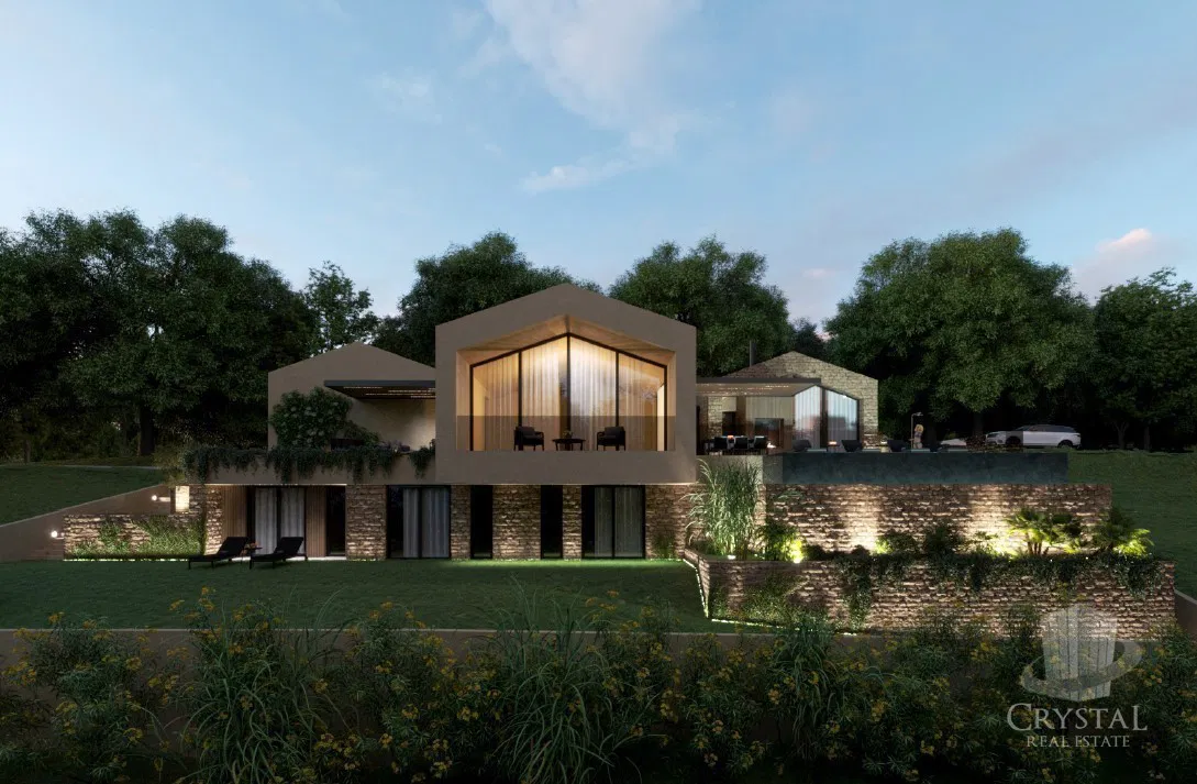 In vendita – Villa moderna con piscina e permesso di costruzione definitivo