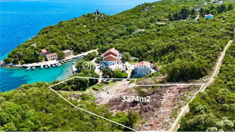 OSOBJAVA, PELJESAC – Grundstück erste Reihe zum Meer (Video)