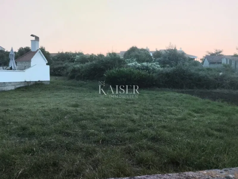 Island of Iž - Building land in the center – 2