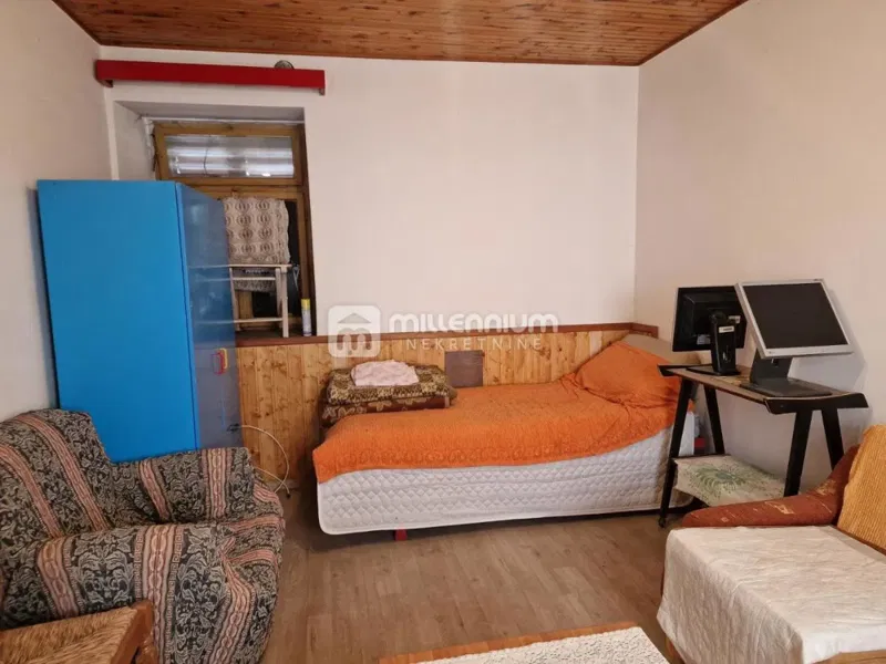 Klana, 160m2, kuća u nizu, garaža, okućnica