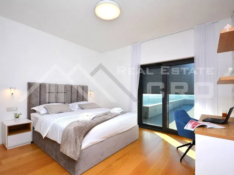 Immobili a Spalato – Villa moderna in ambiente tranquillo con vista panoramica, periferia di Spalato, in vendita – 2
