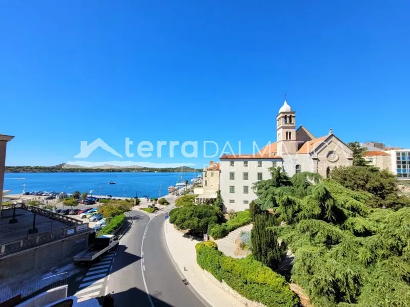 New construction in Šibenik - unique location in the city center, first row to the sea with a view and a garage – 2