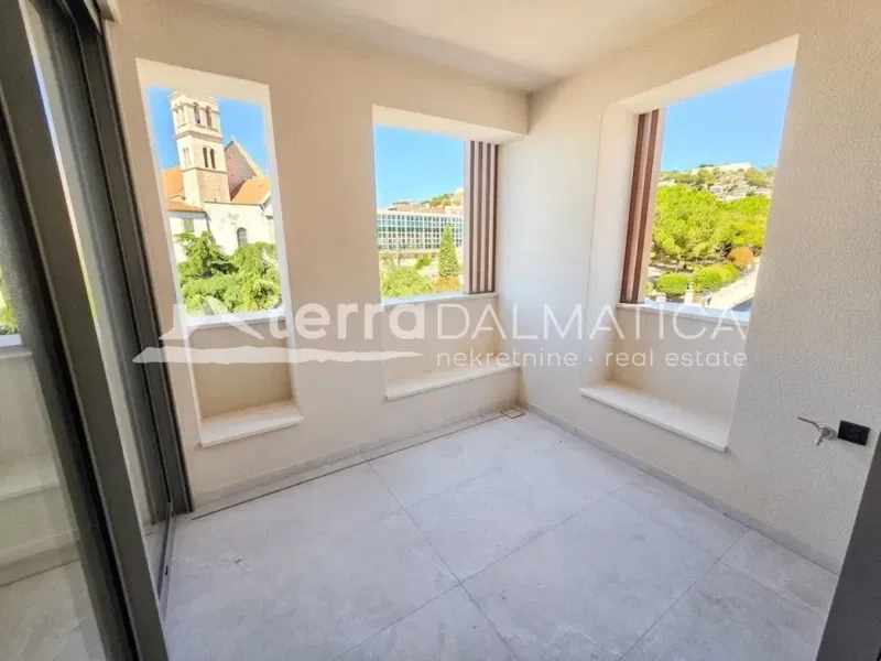New construction in Šibenik - unique location in the city center, first row to the sea with a view and a garage – 3