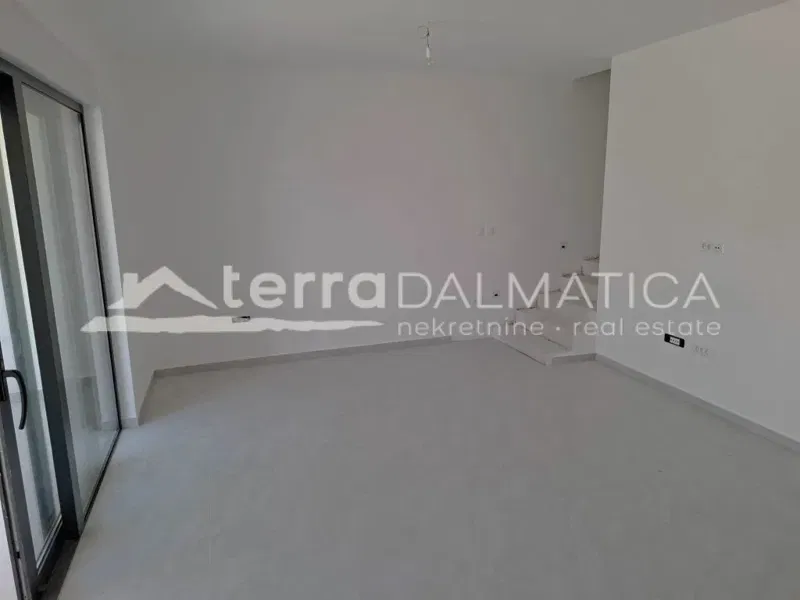 New! Duplex apartment with underfloor heating and 3 loggias – Vodice, 102 m² – 2