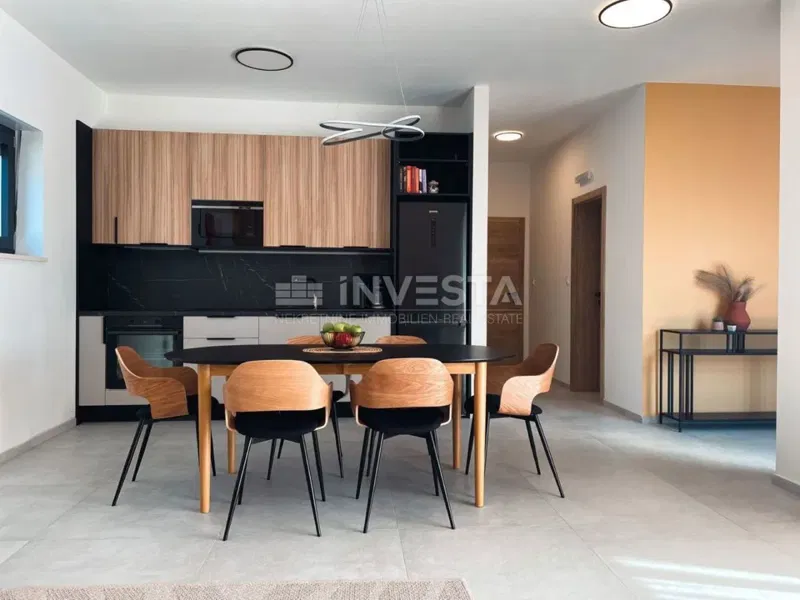 Medulin, Modern villa with a garage and a swimming pool, only 200 m from the sea – 2