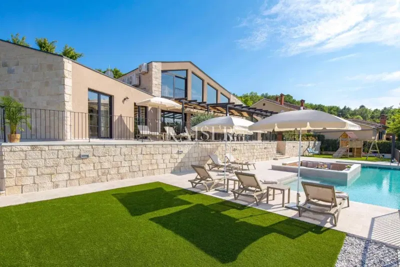 ISTRIA, MOTOVUN – Exclusive villa with infinity pool and enchanting view in the heart of Istria – 2