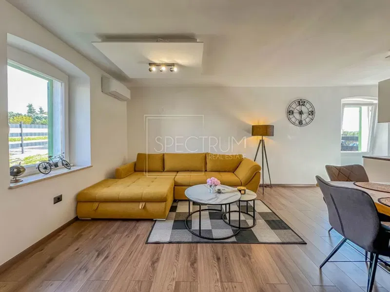 Zona Cittanova, appartamento al piano terra con giardino – 3