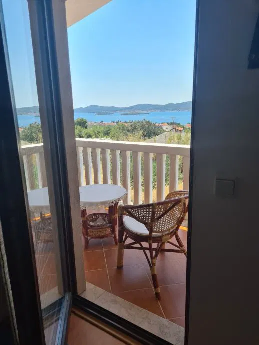 Sv. Filip i Jakov, casa in pietra ristrutturata (148,26) con vista mare
