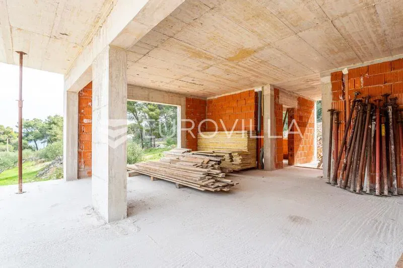 Brač, Sutivan - villa with two residential units - 3rd row from the sea – 3