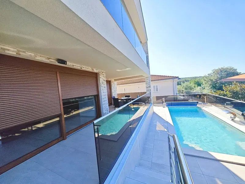 Malinska, villa moderna con piscina in posizione tranquilla! – 3