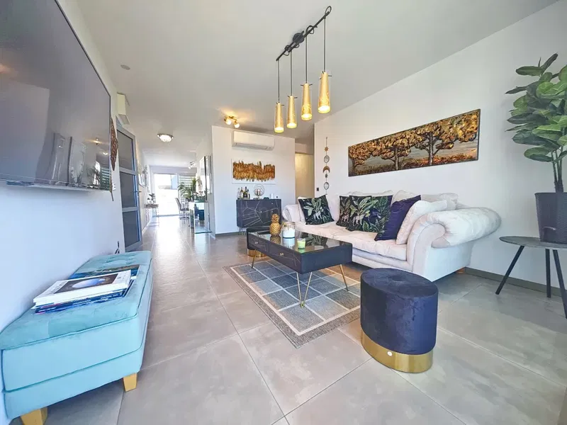 Krk, modern apartman medencével és tengerre néző kilátással! – 2