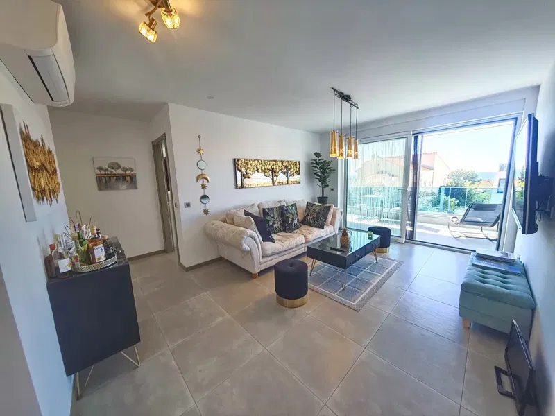 Krk, modern apartman medencével és tengerre néző kilátással! – 3