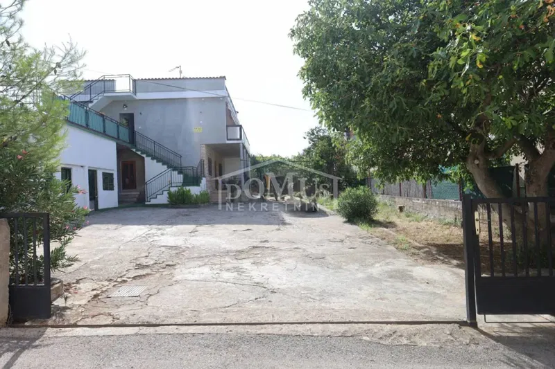 Brodarica, great location, 100 m from the beach – 2