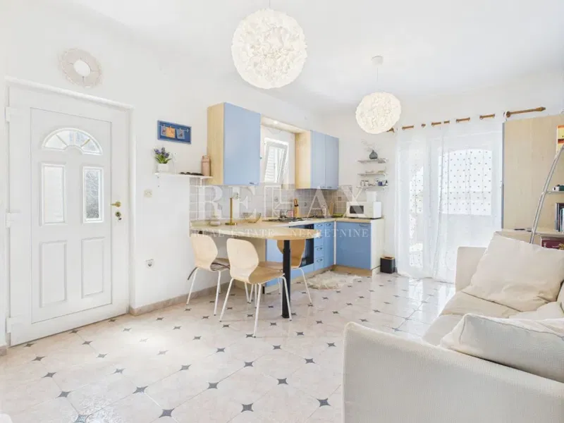 Crikvenica – Parte di Casa con Tre Appartamenti – 3