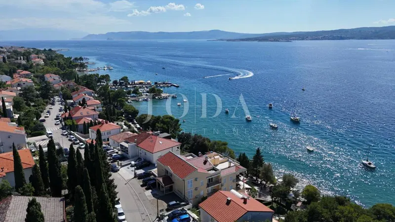 Crikvenica, apartment with garage and large garden, only 60 m from the sea – 2