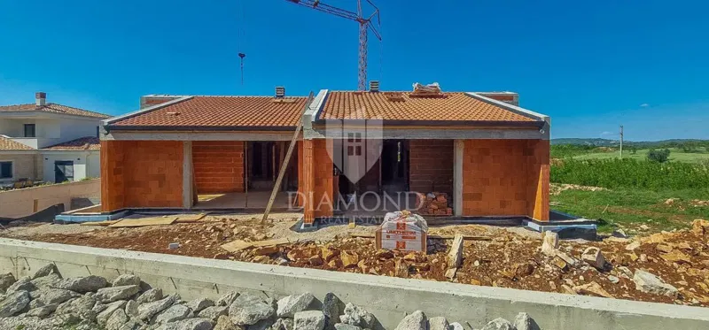 Istria, Kaštel, semi-detached house 160 m2 under construction – 2