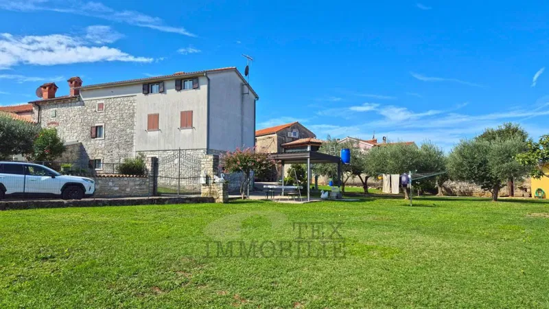 House with a Large Garden in Poreč – 2.5 km from the Sea – 2