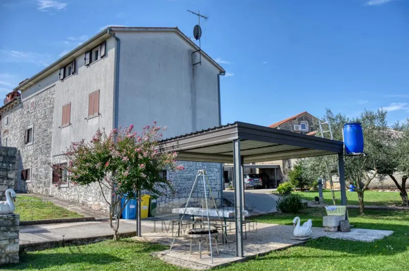 House with a Large Garden in Poreč – 2.5 km from the Sea – 3