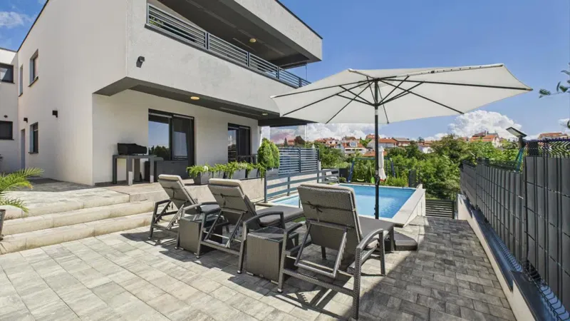 Istria, Medulin – Luxury Villa with Three Apartments, 200m from the Beach – Sea View – 2