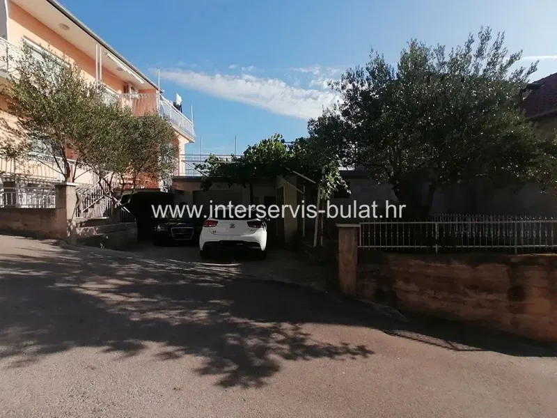 .::: Šibenik, house with two comfortable apartments :::. – 2