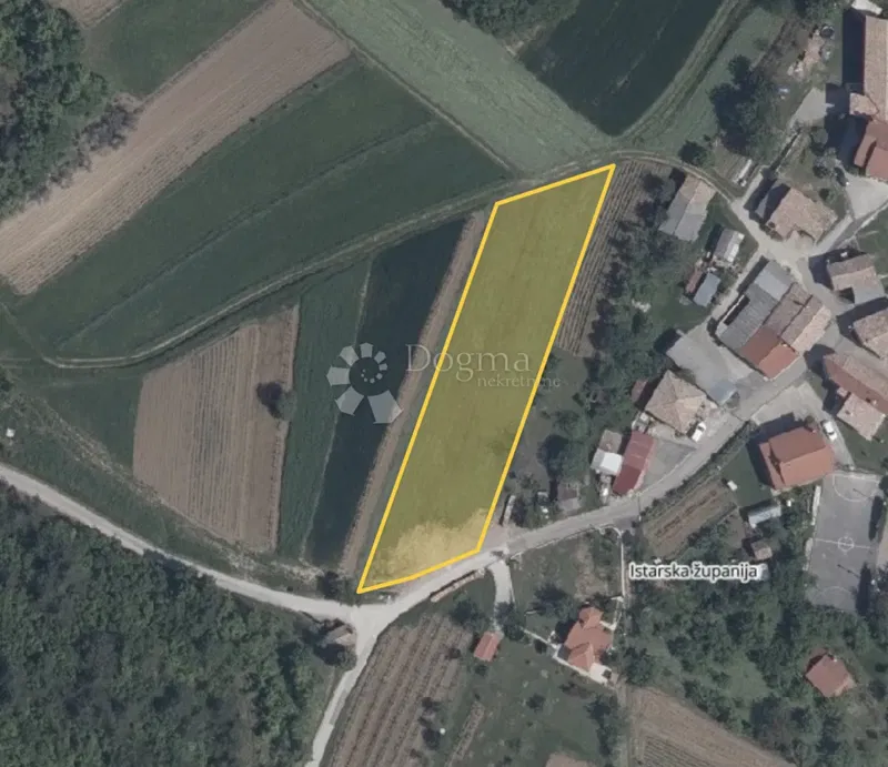 Land in the construction zone Draguć-Zajerci – 2