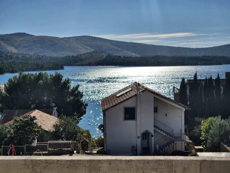 Nekretnine Žaborić, Vila sa bazenom i pogledom na more – 2
