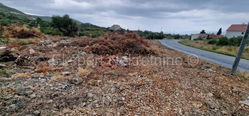 Trogir, Plano, building land 1290 m2, right next to the road, sea view – 3