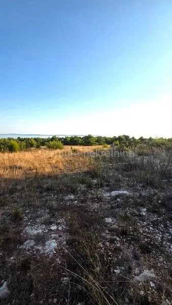 LAND FOR SALE – COMMERCIAL ZONE (I1) – ISLAND OF VIR – 2