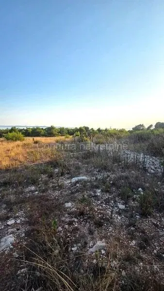 LAND FOR SALE – COMMERCIAL ZONE (I1) – ISLAND OF VIR – 3
