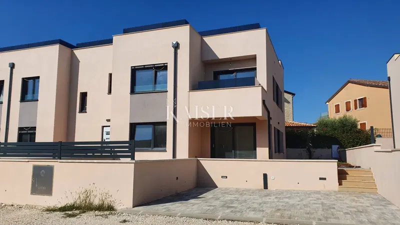 Istria - Poreč, three-bedroom apartment with sea view – 3
