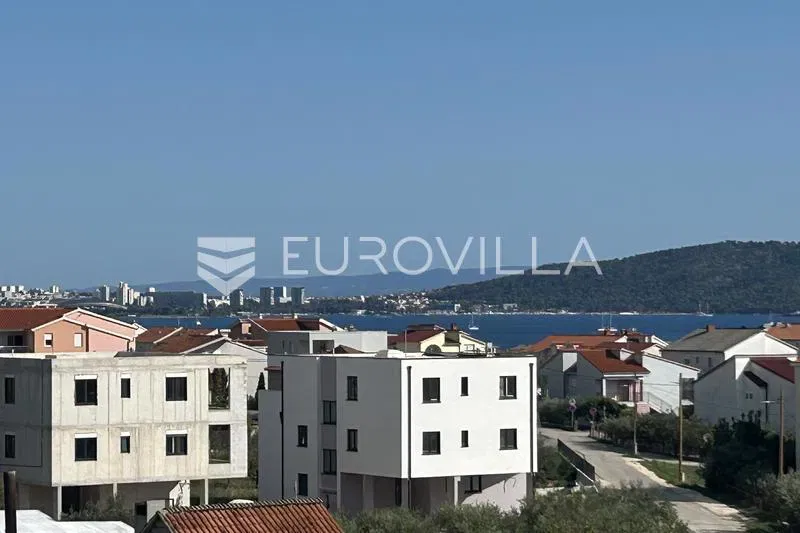 Kaštel Lukšić, four-bedroom penthouse with a net usable area of 112.08 m² with a roof terrace – 3