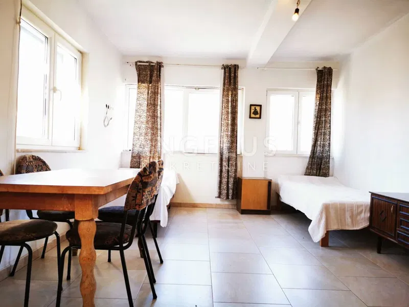 Šolta, Maslinica - jednosobni apartman u centru Maslinice, 43 m2 PRODAJA