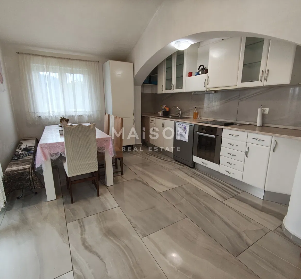 Lakás Dražice, Jelenje, 100m2