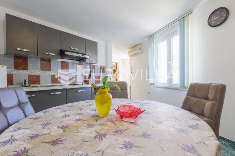Istria, Medulin, fully furnished apartment with a yard, close to the sea and all amenities – 2