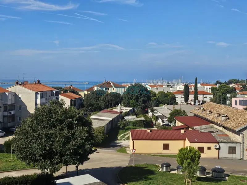 UMAG STAN SA PREKRASNIM POGLEDOM NA MORE, GRAD I ALPE
