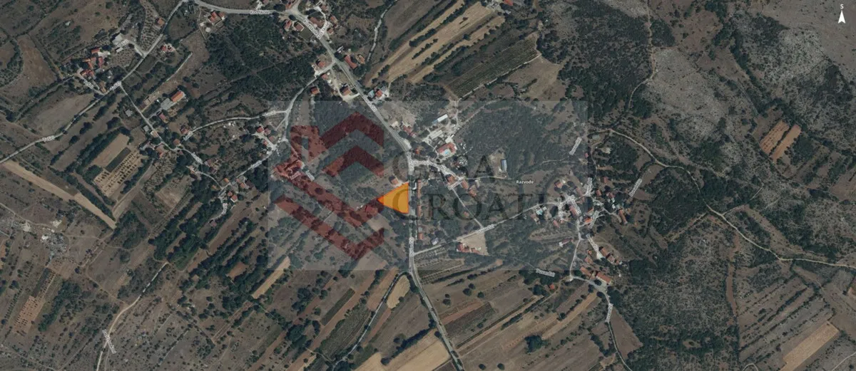 Građevinsko zemljište: Promina (Razvođe), 2.034 m2