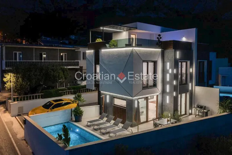 Villa with pool, roof terrace and sea view, for sale – 3