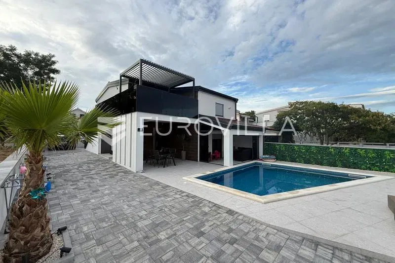 Zadar, Vir - Modern Semi-Detached House with Two Apartments and a Pool Near Jadro Beach – 2