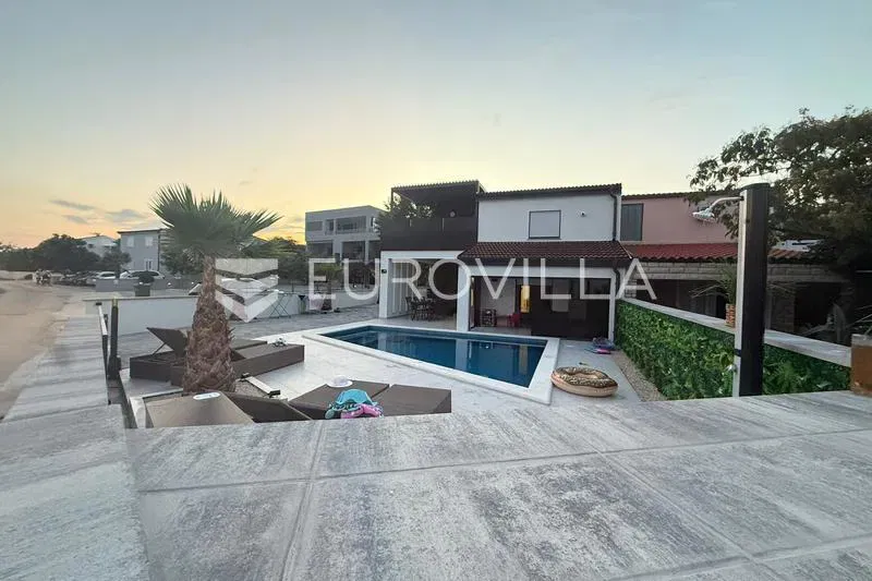 Zadar, Vir - Modern Semi-Detached House with Two Apartments and a Pool Near Jadro Beach – 3